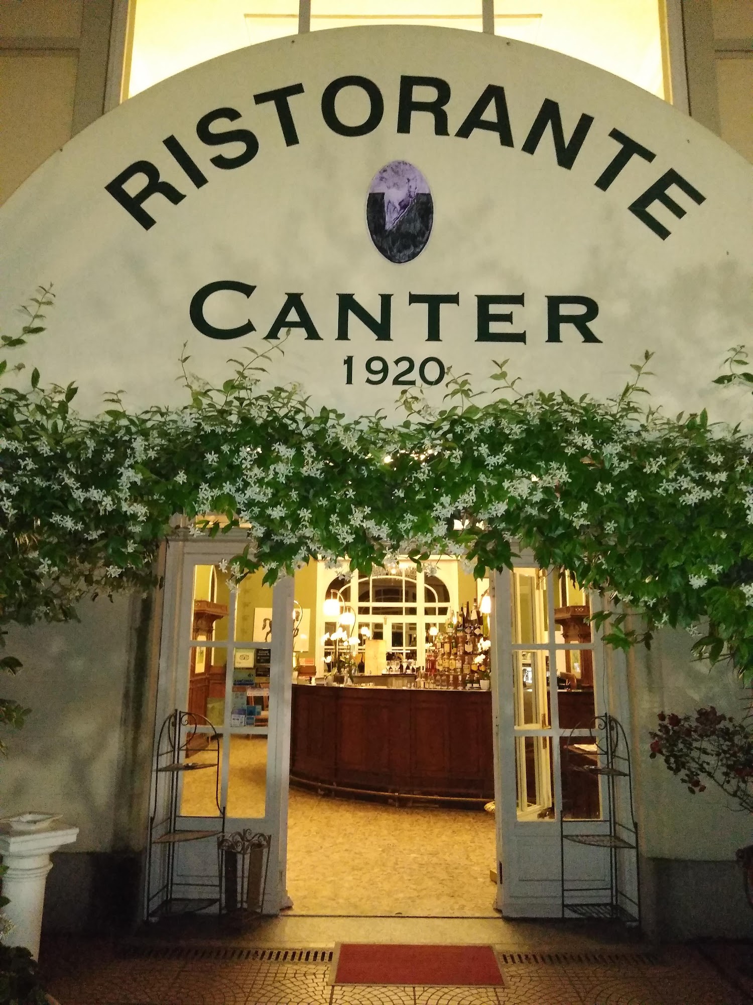 Canter 1920