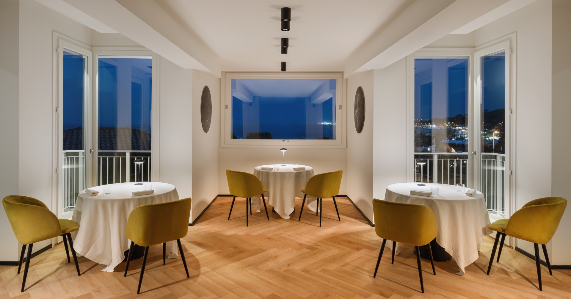 Riva Restaurant del View Place Hotel
