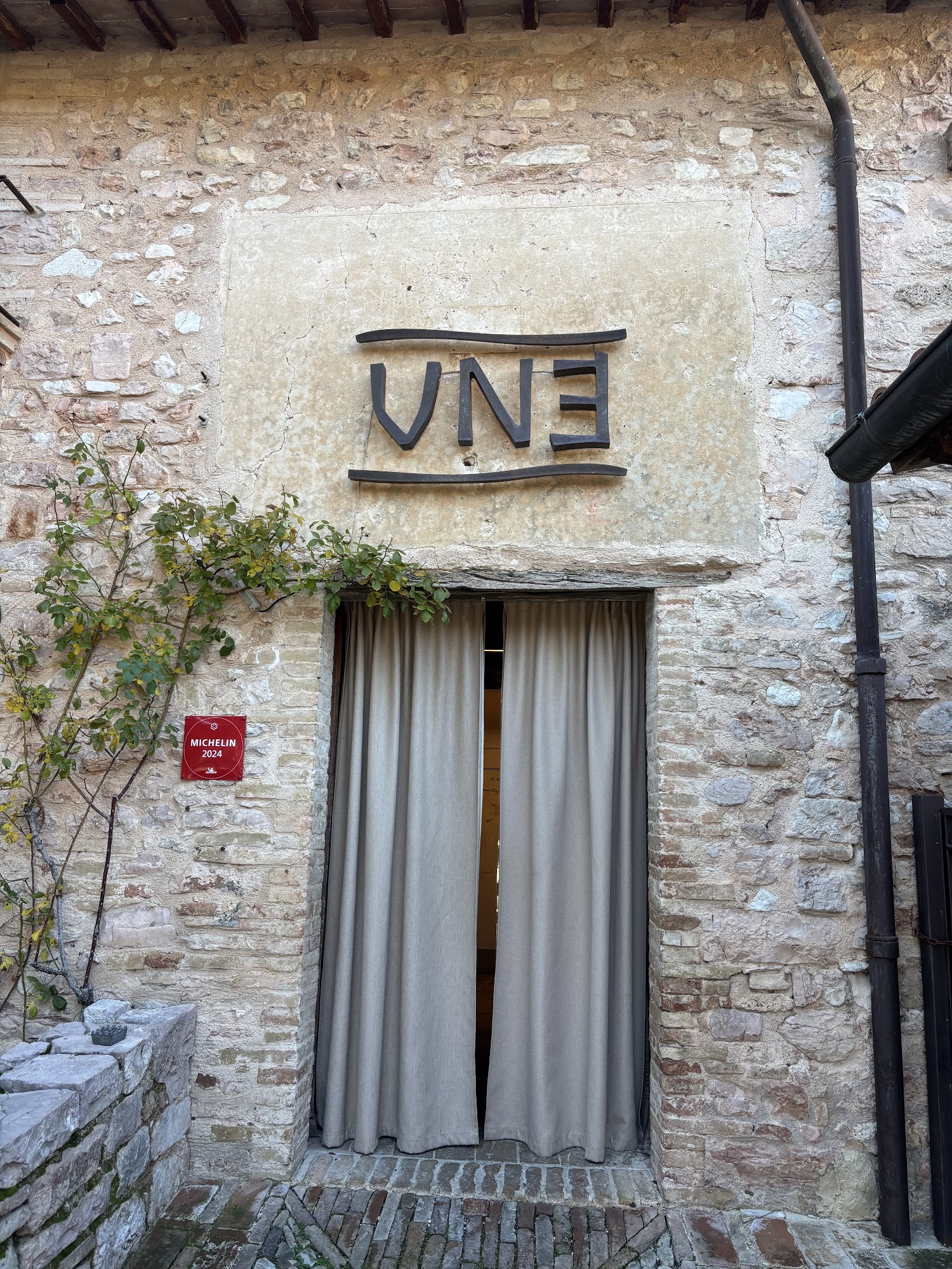 Une