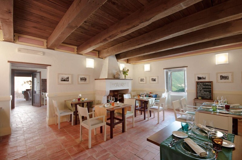 La Casa Rosa del Castello di Postignano
